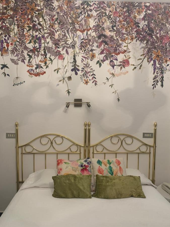 ברבסטרו Hostal Pirineos מראה חיצוני תמונה