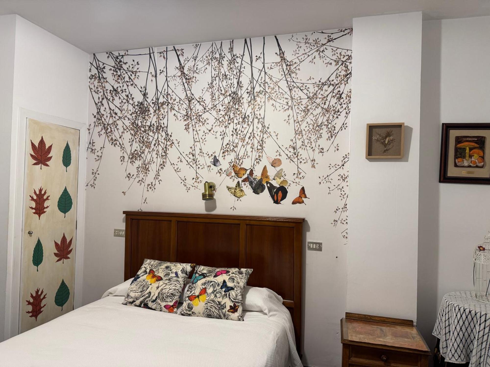 ברבסטרו Hostal Pirineos מראה חיצוני תמונה