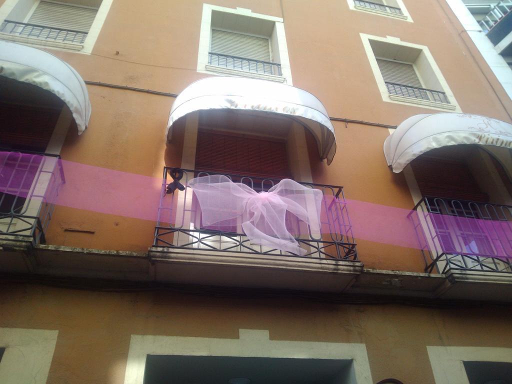 ברבסטרו Hostal Pirineos מראה חיצוני תמונה