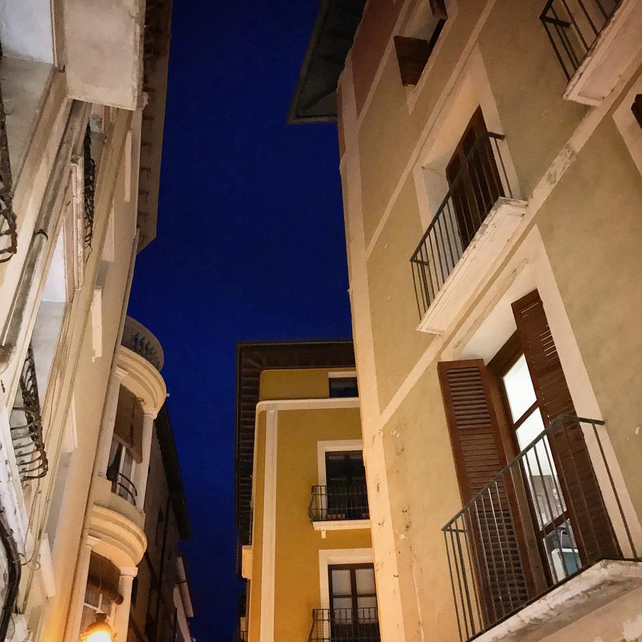 ברבסטרו Hostal Pirineos מראה חיצוני תמונה